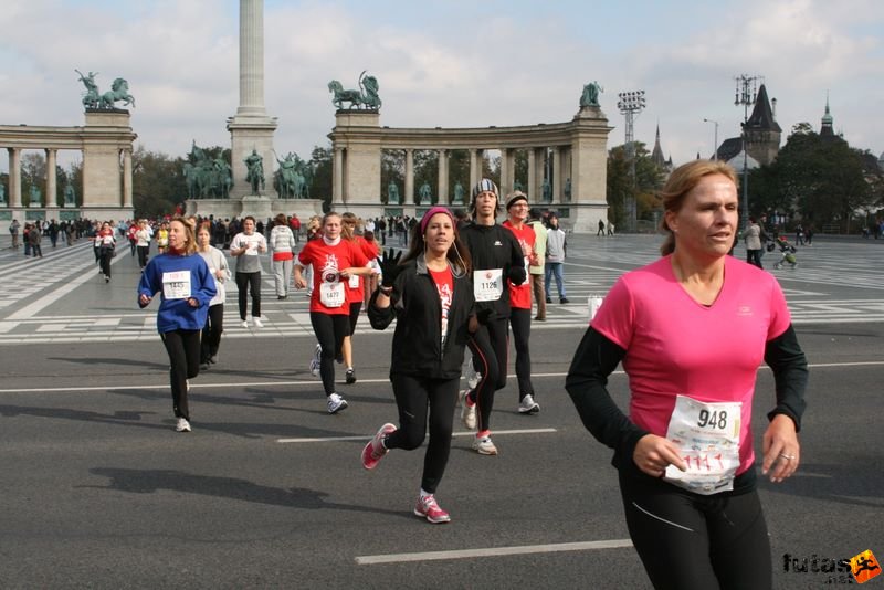 Coca-Cola Női Futás coca_cola_futogala_377.jpg Coca-Cola Női Futás, Budapest Női Futógála, Hősök tere, coca_cola_futogala_377.jpg
