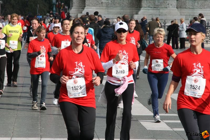 Coca-Cola Női Futás coca_cola_futogala_432.jpg Coca-Cola Női Futás, Budapest Női Futógála, Hősök tere, coca_cola_futogala_432.jpg