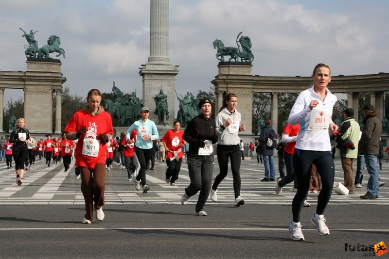 Coca-Cola Női Futás, Budapest Női Futógála, Hősök tere, coca_cola_futogala_438.jpg