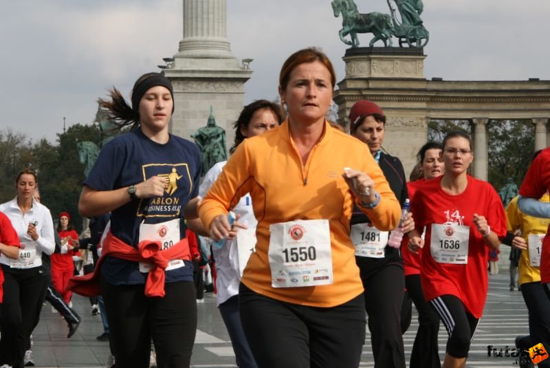 Coca-Cola Női Futás coca_cola_futogala_453.jpg Coca-Cola Női Futás, Budapest Női Futógála, Hősök tere, coca_cola_futogala_453.jpg
