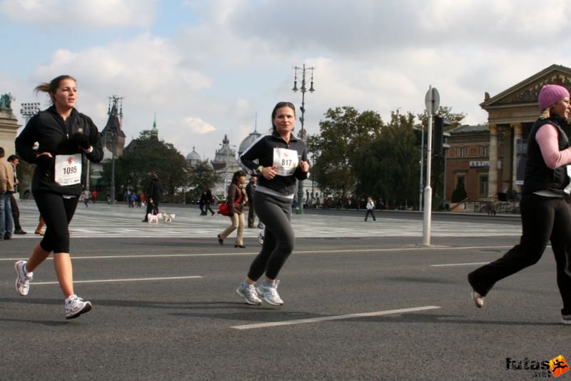 Coca-Cola Női Futás coca_cola_futogala_460.jpg Coca-Cola Női Futás, Budapest Női Futógála, Hősök tere, coca_cola_futogala_460.jpg