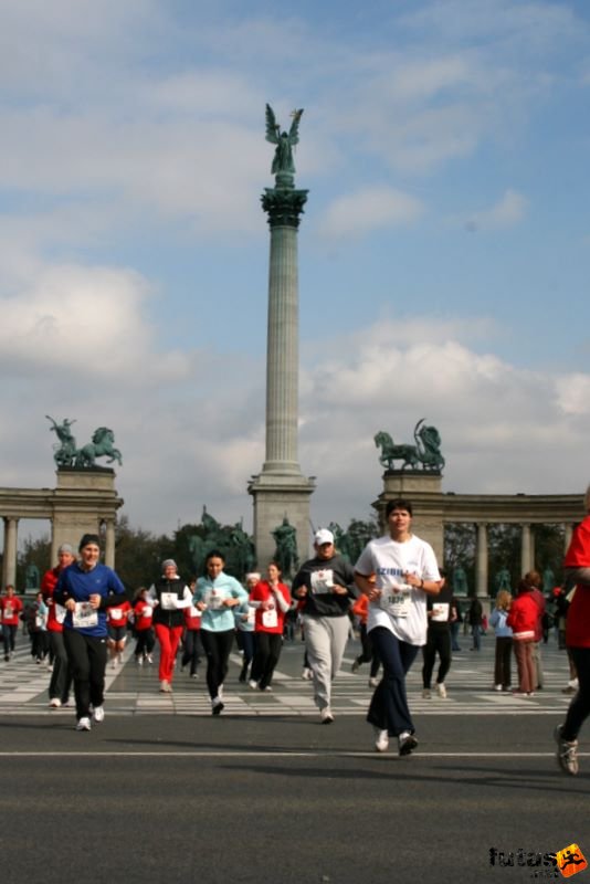 Coca-Cola Női Futás, Budapest Női Futógála, Hősök tere, coca_cola_futogala_470.jpg
