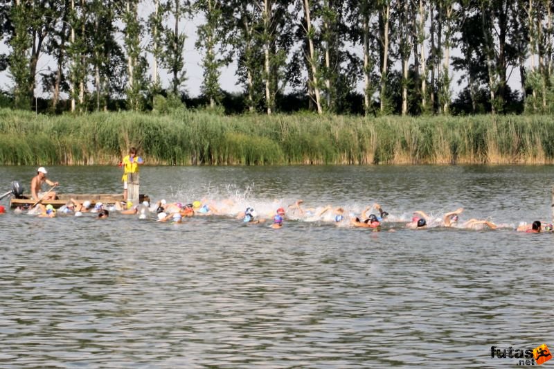 Fadd-Dombori Triatlon fadd_dombori_triatlon_553.jpg Triatlon női úszás rajt Fadd-Dombori Triatlon fadd_dombori_triatlon_553.jpg Triatlon női úszás rajt