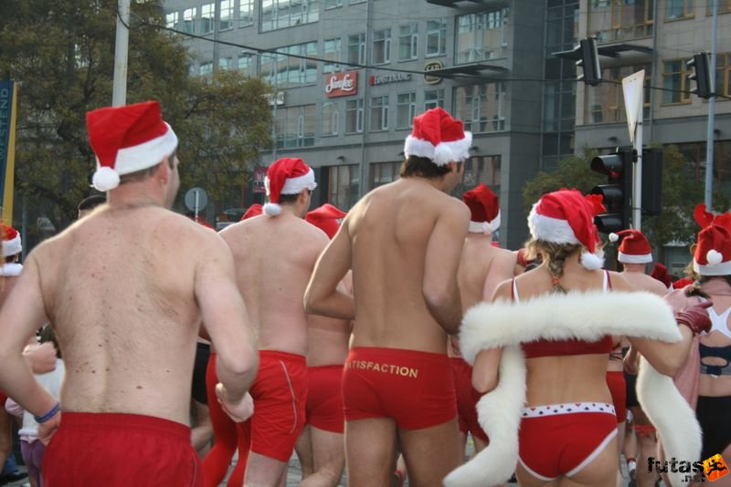 Fürdőruhás Mikulás Kocogás mikulas_kocogas_budapest_525.jpg Fürdőruhás Mikulás Kocogás, mikulas_kocogas_budapest_525.jpg