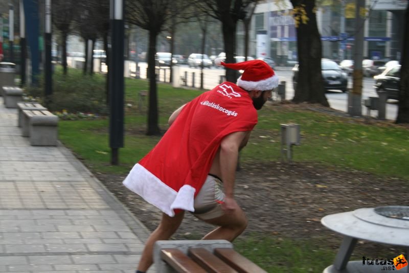 Fürdőruhás Mikulás Kocogás, Mikulás kocogás