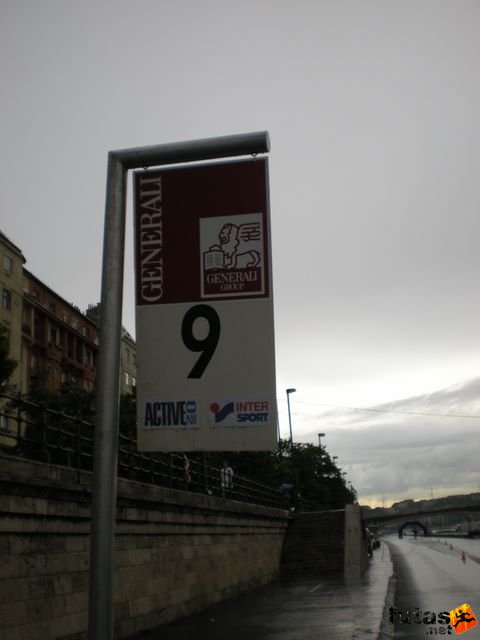 Generali futógála, rakparti 10 kilométeres futás Budapest generali_duna_parti_futogala_1685.jpg 9 km , futás kilométertábla