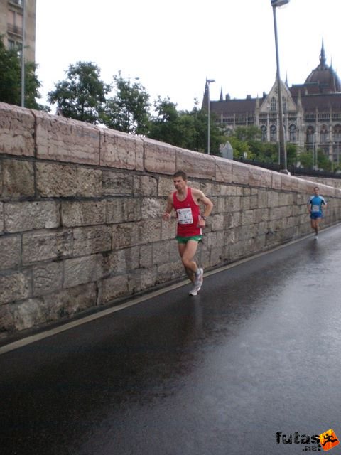 Generali futógála, rakparti 10 kilométeres futás Budapest generali_duna_parti_futogala_1701.jpg Steib Péter