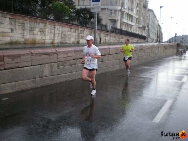Generali futógála, rakparti 10 kilométeres futás Budapest generali_duna_parti_futogala_1729.jpg Nagy Attila