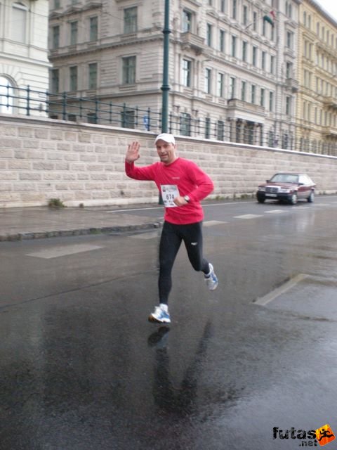 Generali futógála, rakparti 10 kilométeres futás Budapest generali_duna_parti_futogala_1773.jpg Vida Szabolcs