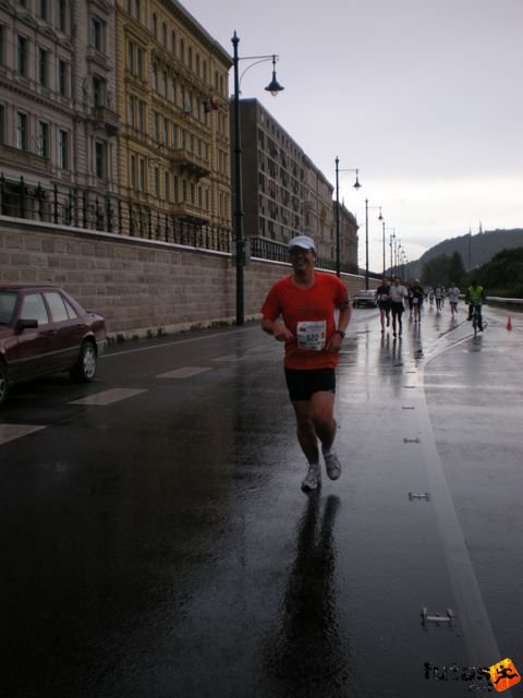 Generali futógála, rakparti 10 kilométeres futás Budapest generali_duna_parti_futogala_1778.jpg Bakos Gábor