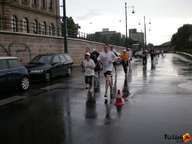 Generali futógála, 10 kilométeres Duna-parti futás Budapest generali_duna_parti_futogala_1831.jpg generali_duna_parti_futogala_1831.jpg