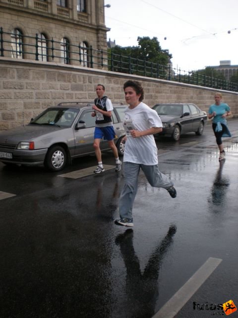 Generali futógála, 10 kilométeres Duna-parti futás Budapest generali_duna_parti_futogala_1836.jpg generali_duna_parti_futogala_1836.jpg