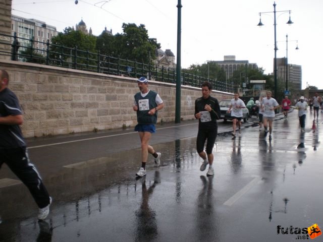 Generali futógála, 10 kilométeres Duna-parti futás Budapest generali_duna_parti_futogala_1841.jpg generali_duna_parti_futogala_1841.jpg