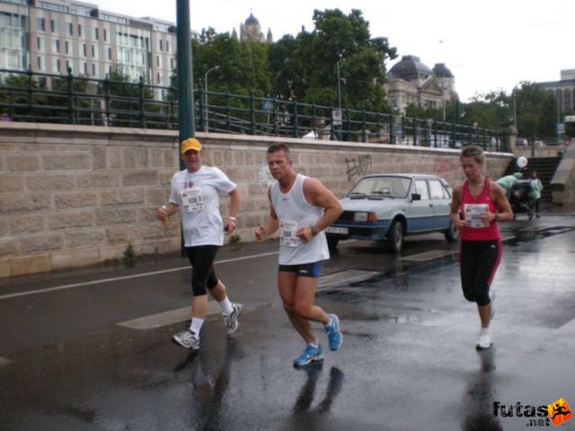 Generali futógála, 10 kilométeres Duna-parti futás Budapest generali_duna_parti_futogala_1846.jpg generali_duna_parti_futogala_1846.jpg