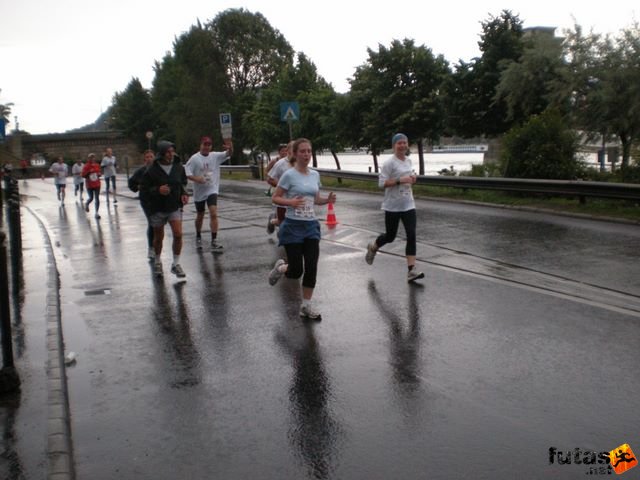 Generali futógála, 10 kilométeres Duna-parti futás Budapest generali_duna_parti_futogala_1852.jpg generali_duna_parti_futogala_1852.jpg