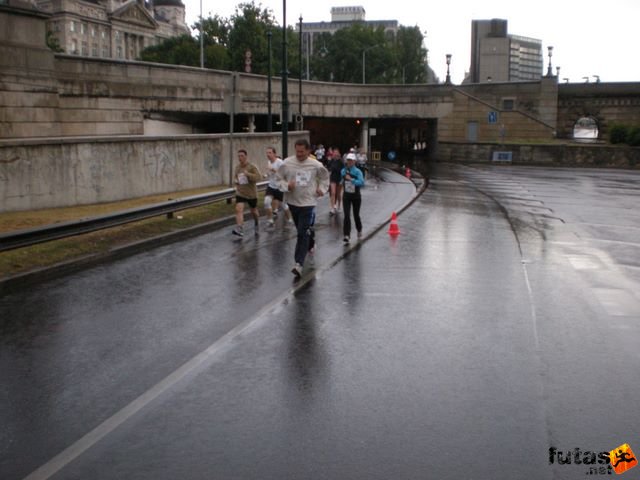 Generali futógála, 10 kilométeres Duna-parti futás Budapest generali_duna_parti_futogala_1871.jpg generali_duna_parti_futogala_1871.jpg