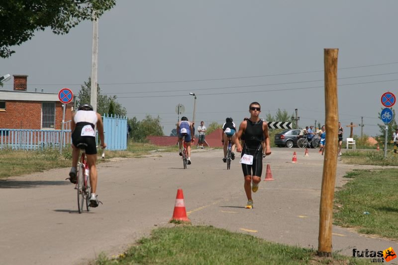 Tisza-tó Triatlon Fesztivál, Kisköre Triatlon, kiskore_triatlon_645.jpg Triatlon kerékpározás és futás