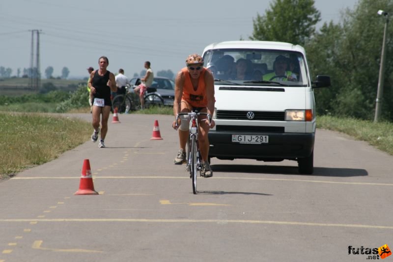 Tisza-tó Triatlon Fesztivál, Kisköre Triatlon, kiskore_triatlon_758.jpg Karcsi bácsi is elindult a kerékpáron