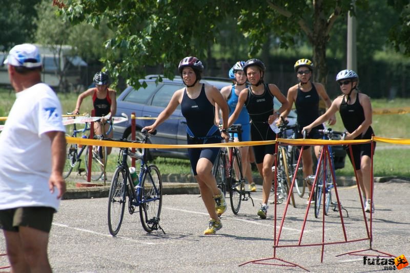 Tisza-tó Triatlon Fesztivál, Kisköre Triatlon kiskore_triatlon_467.jpg érkeznek a női triatlon serdülők