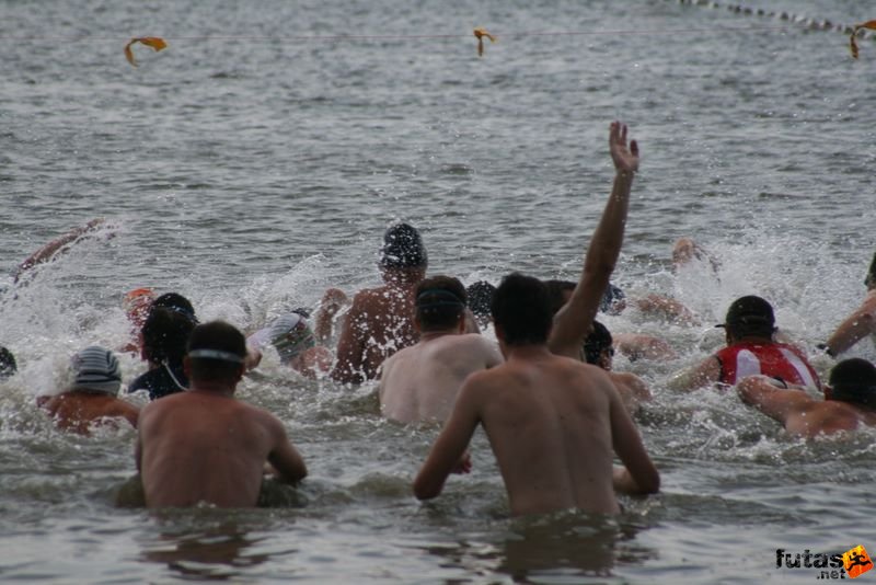 Tisza-tó Triatlon Fesztivál, Kisköre Triatlon kiskore_triatlon_504.jpg triatlon rajt úszás