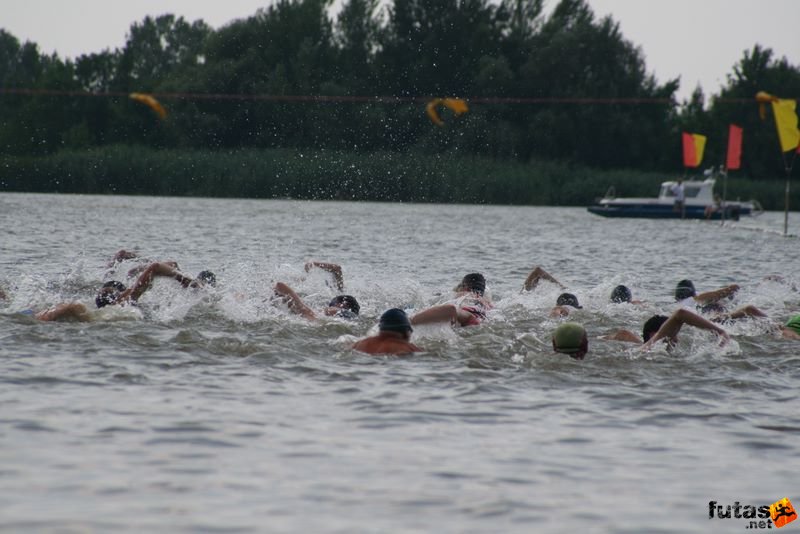Tisza-tó Triatlon Fesztivál, Kisköre Triatlon kiskore_triatlon_511.jpg Tisza-tó triatlon úszás