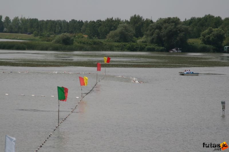 Tisza-tó Triatlon Fesztivál, Kisköre Triatlon kiskore_triatlon_533.jpg fériak kanyarodnak vissza