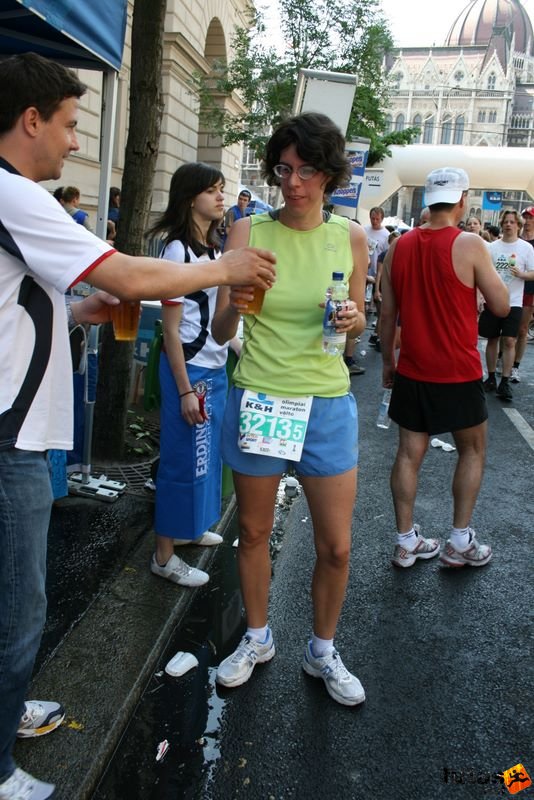 16. K&H Marathon és félmaraton váltó maraton_1688.jpg Kata K&H Olimpiai Marathon és félmaraton váltó futás Budapest képek 5. fotók maraton_1688.jpg Kata