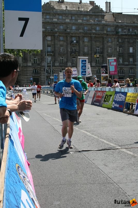 16. K&H Marathon és félmaraton váltó maraton_1704.jpg futás, 7. kilométer K&H Olimpiai Marathon és félmaraton váltó futás Budapest képek 5. fotók maraton_1704.jpg futás, 7. kilométer