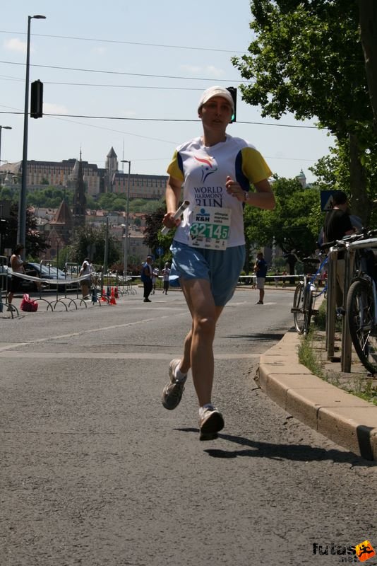 16. K&H Marathon és félmaraton váltó maraton_1711.jpg Világharmónia Futás váltófutás K&H Olimpiai Marathon és félmaraton váltó futás Budapest képek 5. fotók maraton_1711.jpg Világharmónia Futás váltófutás