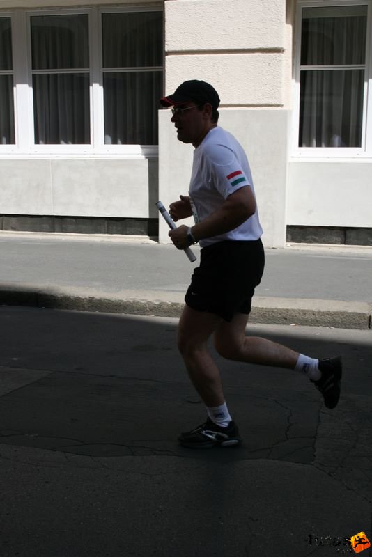 16. K&H Marathon és félmaraton váltó maraton_1731.jpg hajrá magyarok! K&H Olimpiai Marathon és félmaraton váltó futás Budapest képek 5. fotók maraton_1731.jpg hajrá magyarok!