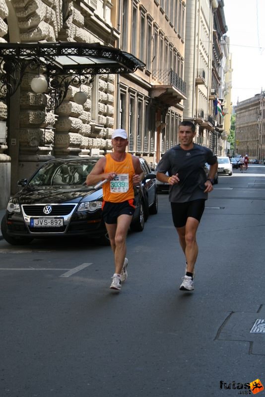 16. K&H Marathon és félmaraton váltó maraton_1735.jpg maraton_1735.jpg K&H Olimpiai Marathon és félmaraton váltó futás Budapest képek 5. fotók maraton_1735.jpg maraton_1735.jpg