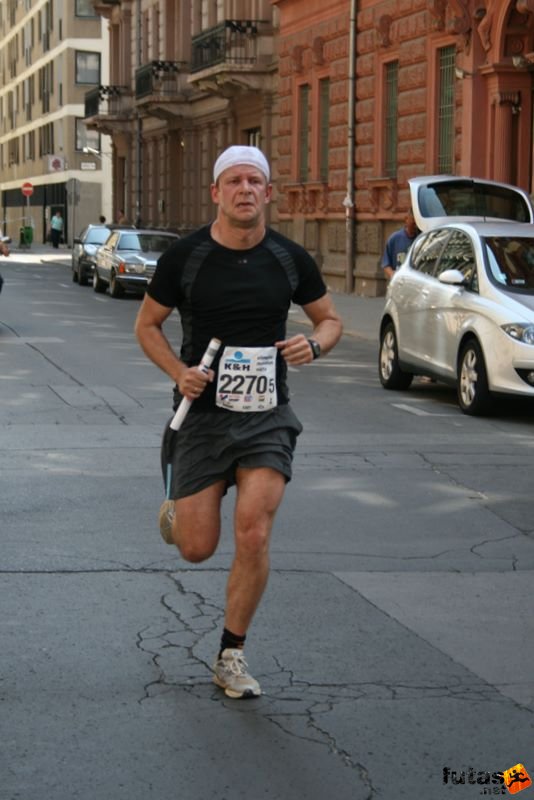 16. K&H Marathon és félmaraton váltó maraton_1741.jpg maraton_1741.jpg K&H Olimpiai Marathon és félmaraton váltó futás Budapest képek 5. fotók maraton_1741.jpg maraton_1741.jpg