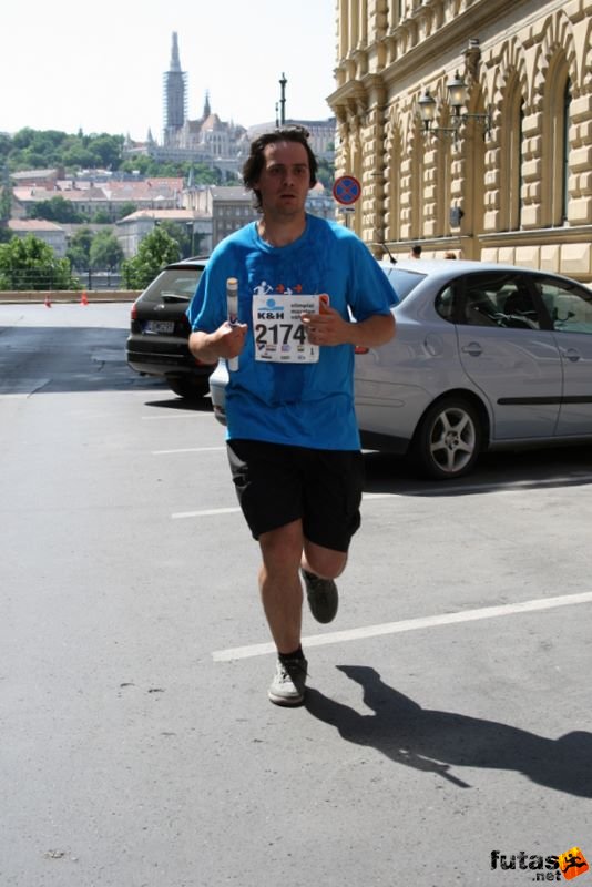 16. K&H Marathon és félmaraton váltó maraton_1746.jpg Magyar Energia futók - az erő legyen veled! :) K&H Olimpiai Marathon és félmaraton váltó futás Budapest képek 5. fotók maraton_1746.jpg Magyar Energia futók - az erő legyen veled! :)