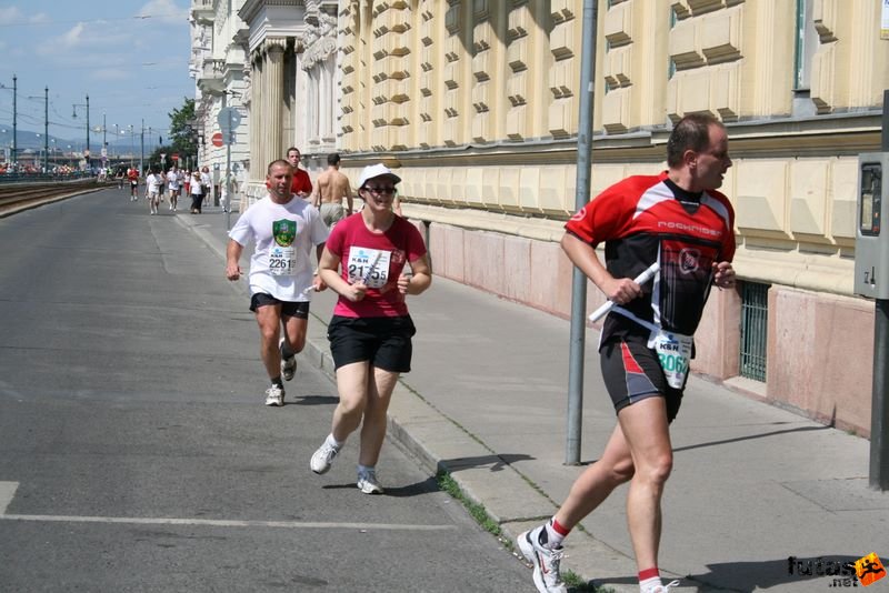 16. K&H Marathon és félmaraton váltó maraton_1751.jpg maraton váltó futás K&H Olimpiai Marathon és félmaraton váltó futás Budapest képek 5. fotók maraton_1751.jpg maraton váltó futás
