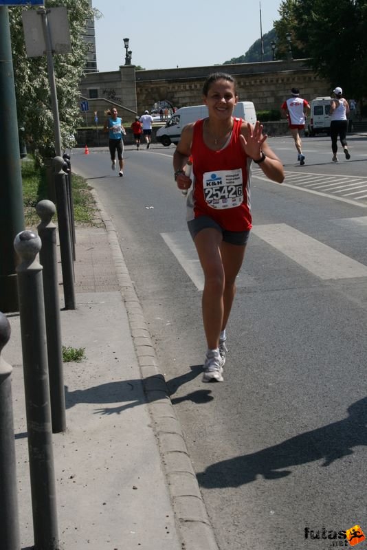 16. K&H Marathon és félmaraton váltó maraton_1759.jpg ZITA, újabb futókörben K&H Olimpiai Marathon és félmaraton váltó futás Budapest képek 5. fotók maraton_1759.jpg ZITA, újabb futókörben