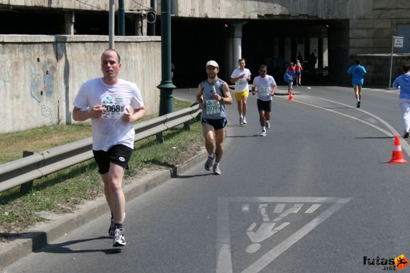 16. K&H Marathon és félmaraton váltó maraton_1762.jpg maraton_1762.jpg K&H Olimpiai Marathon és félmaraton váltó futás Budapest képek 5. fotók maraton_1762.jpg maraton_1762.jpg