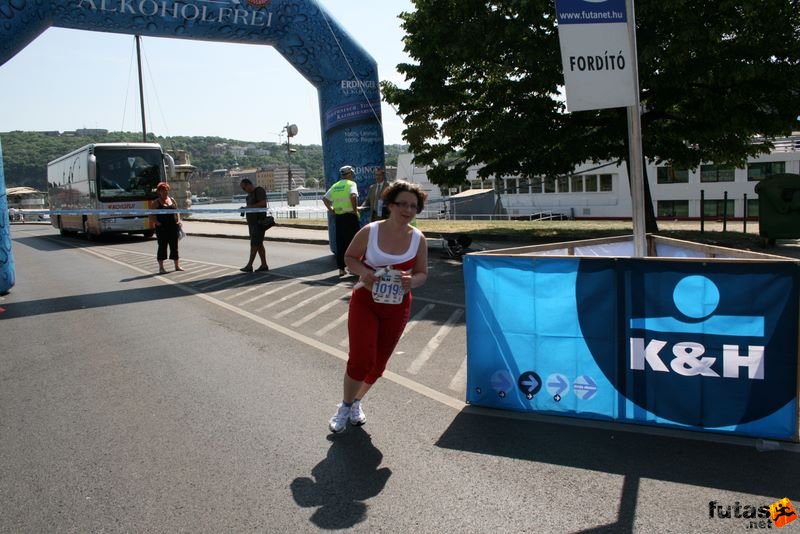 16. K&H Marathon és félmaraton váltó maraton_1817.jpg futás fordító K&H Olimpiai Marathon és félmaraton váltó futás Budapest képek 5. fotók maraton_1817.jpg futás fordító