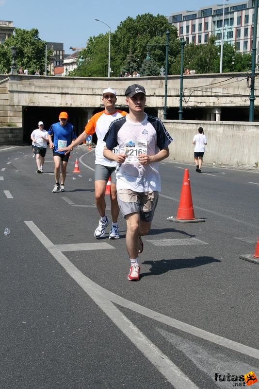 16. K&H Marathon és félmaraton váltó maraton_1821.jpg maraton_1821.jpg K&H Olimpiai Marathon és félmaraton váltó futás Budapest képek 5. fotók maraton_1821.jpg maraton_1821.jpg