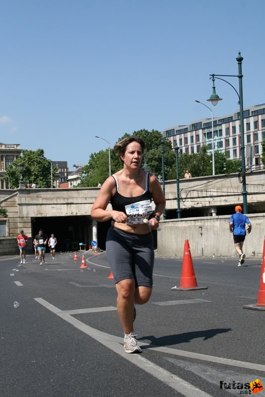 16. K&H Marathon és félmaraton váltó maraton_1825.jpg maraton_1825.jpg K&H Olimpiai Marathon és félmaraton váltó futás Budapest képek 5. fotók maraton_1825.jpg maraton_1825.jpg