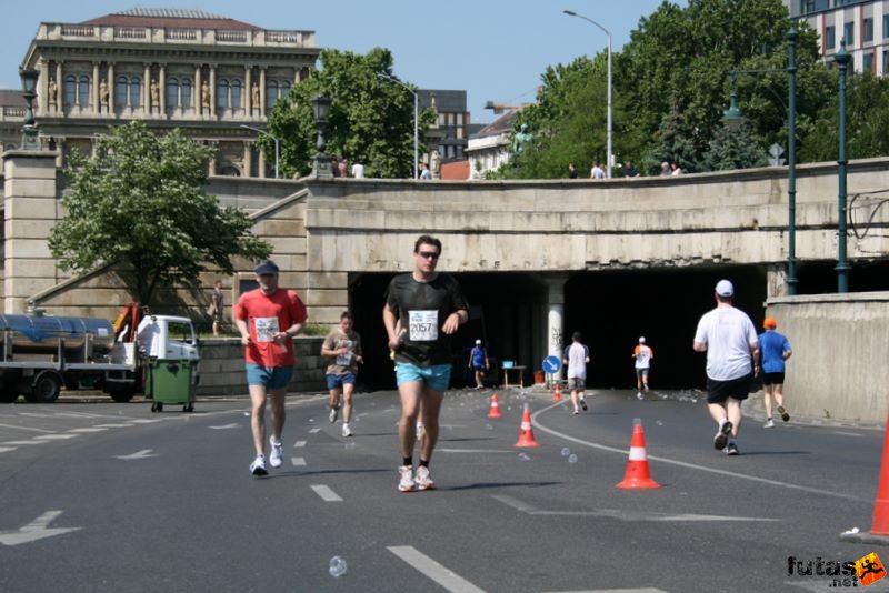 16. K&H Marathon és félmaraton váltó maraton_1826.jpg maraton_1826.jpg K&H Olimpiai Marathon és félmaraton váltó futás Budapest képek 5. fotók maraton_1826.jpg maraton_1826.jpg