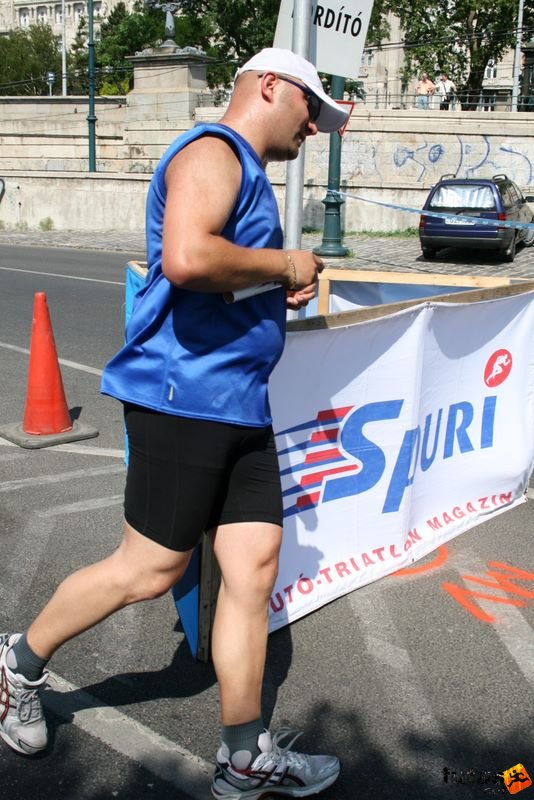 16. K&H Marathon és félmaraton váltó maraton_1831.jpg maraton_1831.jpg K&H Olimpiai Marathon és félmaraton váltó futás Budapest képek 5. fotók maraton_1831.jpg maraton_1831.jpg