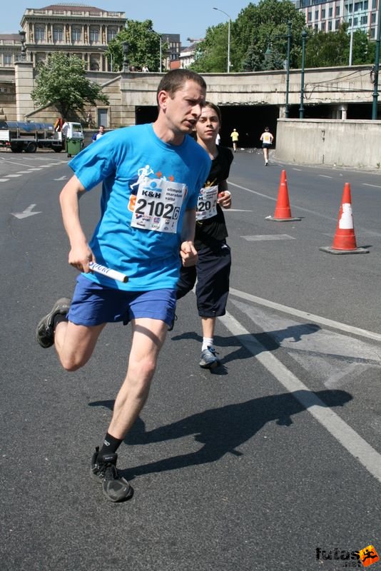 16. K&H Marathon és félmaraton váltó maraton_1832.jpg maraton_1832.jpg K&H Olimpiai Marathon és félmaraton váltó futás Budapest képek 5. fotók maraton_1832.jpg maraton_1832.jpg