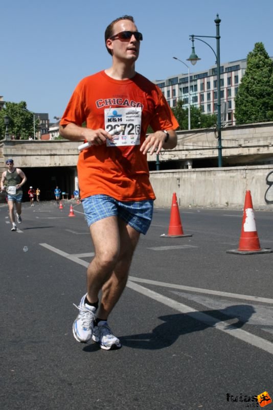 16. K&H Marathon és félmaraton váltó maraton_1834.jpg maraton_1834.jpg K&H Olimpiai Marathon és félmaraton váltó futás Budapest képek 5. fotók maraton_1834.jpg maraton_1834.jpg