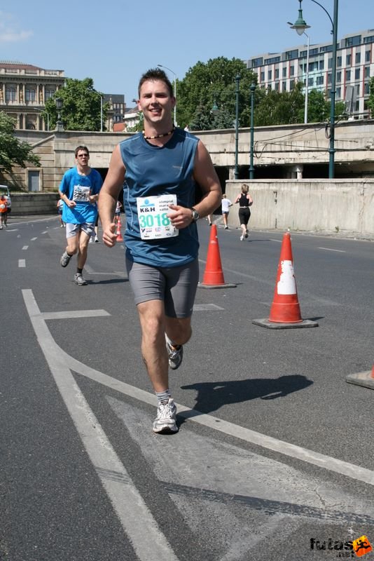 16. K&H Marathon és félmaraton váltó maraton_1846.jpg maraton_1846.jpg K&H Olimpiai Marathon és félmaraton váltó futás Budapest képek 5. fotók maraton_1846.jpg maraton_1846.jpg