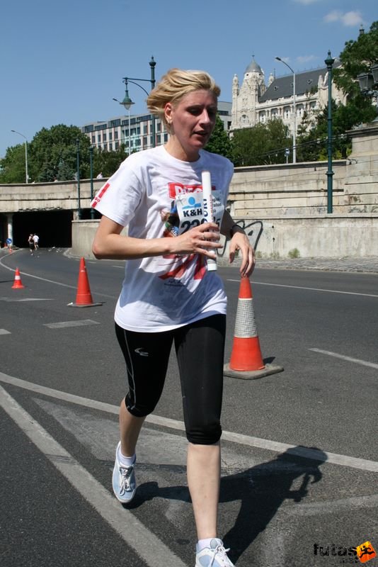16. K&H Marathon és félmaraton váltó maraton_1848.jpg maraton_1848.jpg K&H Olimpiai Marathon és félmaraton váltó futás Budapest képek 5. fotók maraton_1848.jpg maraton_1848.jpg