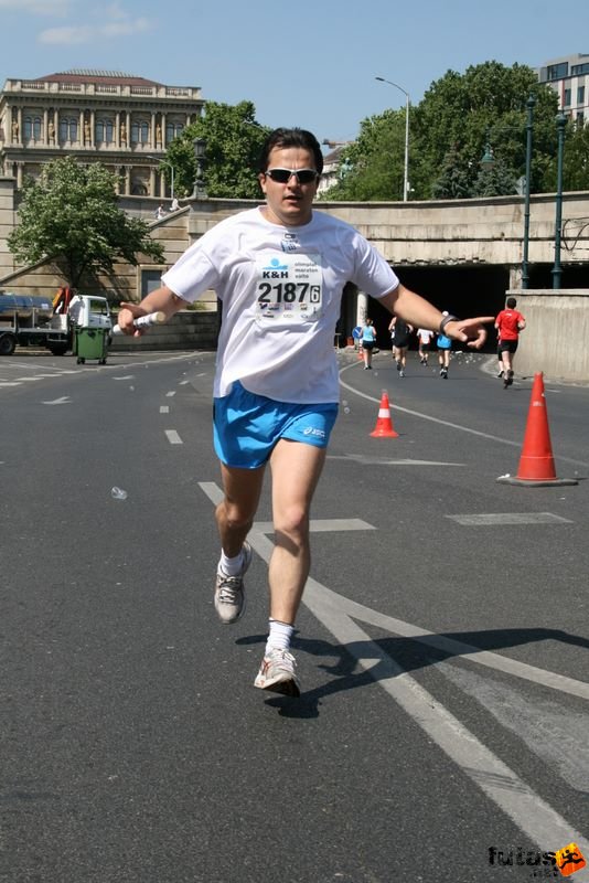 16. K&H Marathon és félmaraton váltó maraton_1852.jpg maraton_1852.jpg K&H Olimpiai Marathon és félmaraton váltó futás Budapest képek 5. fotók maraton_1852.jpg maraton_1852.jpg