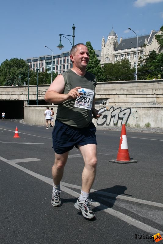 16. K&H Marathon és félmaraton váltó maraton_1856.jpg maraton_1856.jpg K&H Olimpiai Marathon és félmaraton váltó futás Budapest képek 5. fotók maraton_1856.jpg maraton_1856.jpg