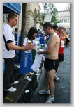 K&H Olimpiai Marathon és félmaraton váltó futás Budapest képek 5. fotók x és sör