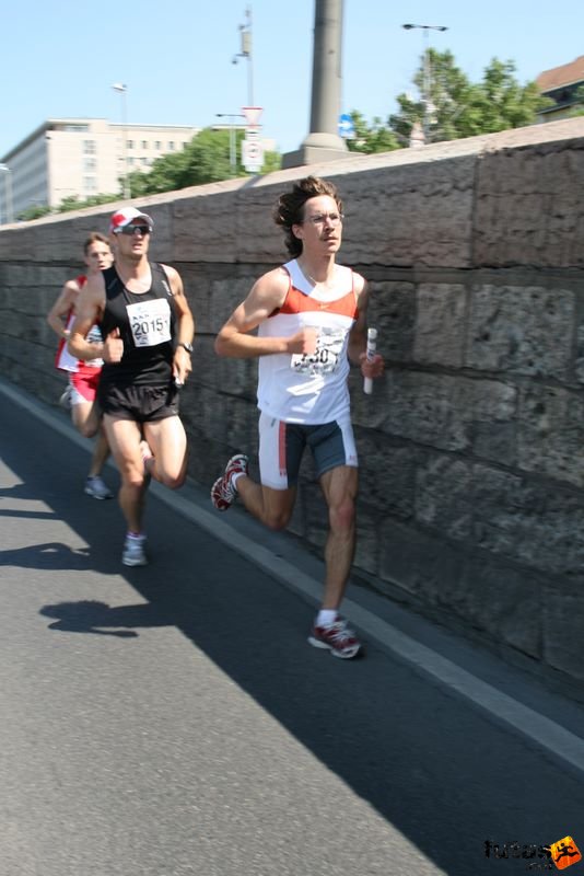 K&H Olimpiai Maraton és félmaraton váltó futás Budapest képek 1. fotók maraton_0914.jpg maraton_0914.jpg
