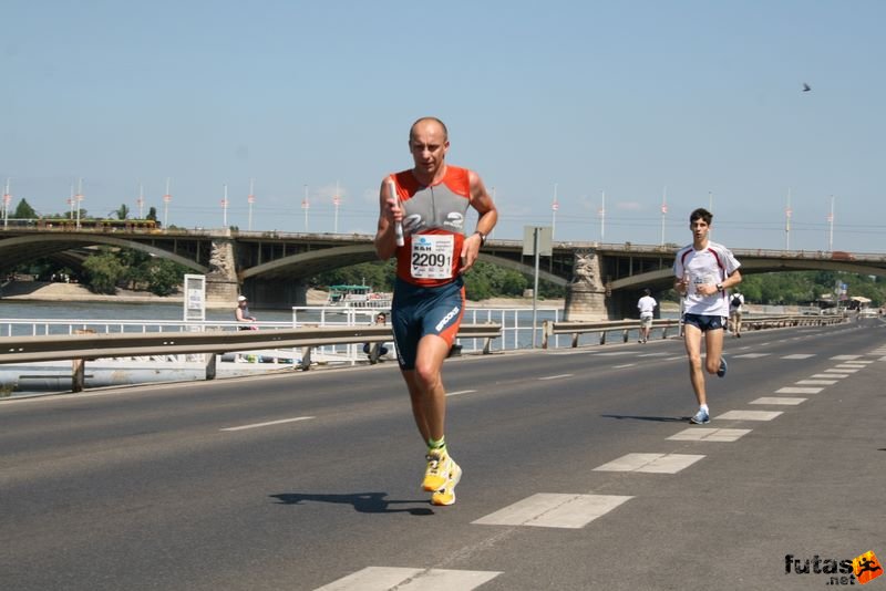 K&H Olimpiai Maraton és félmaraton váltó futás Budapest képek 1. fotók maraton_0918.jpg maraton_0918.jpg